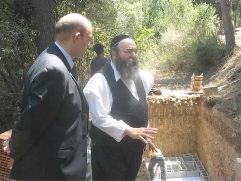 Rabbi Niederman in Barcelona with the the US Consulate General at the reburial of Jewish graves that were uprooted