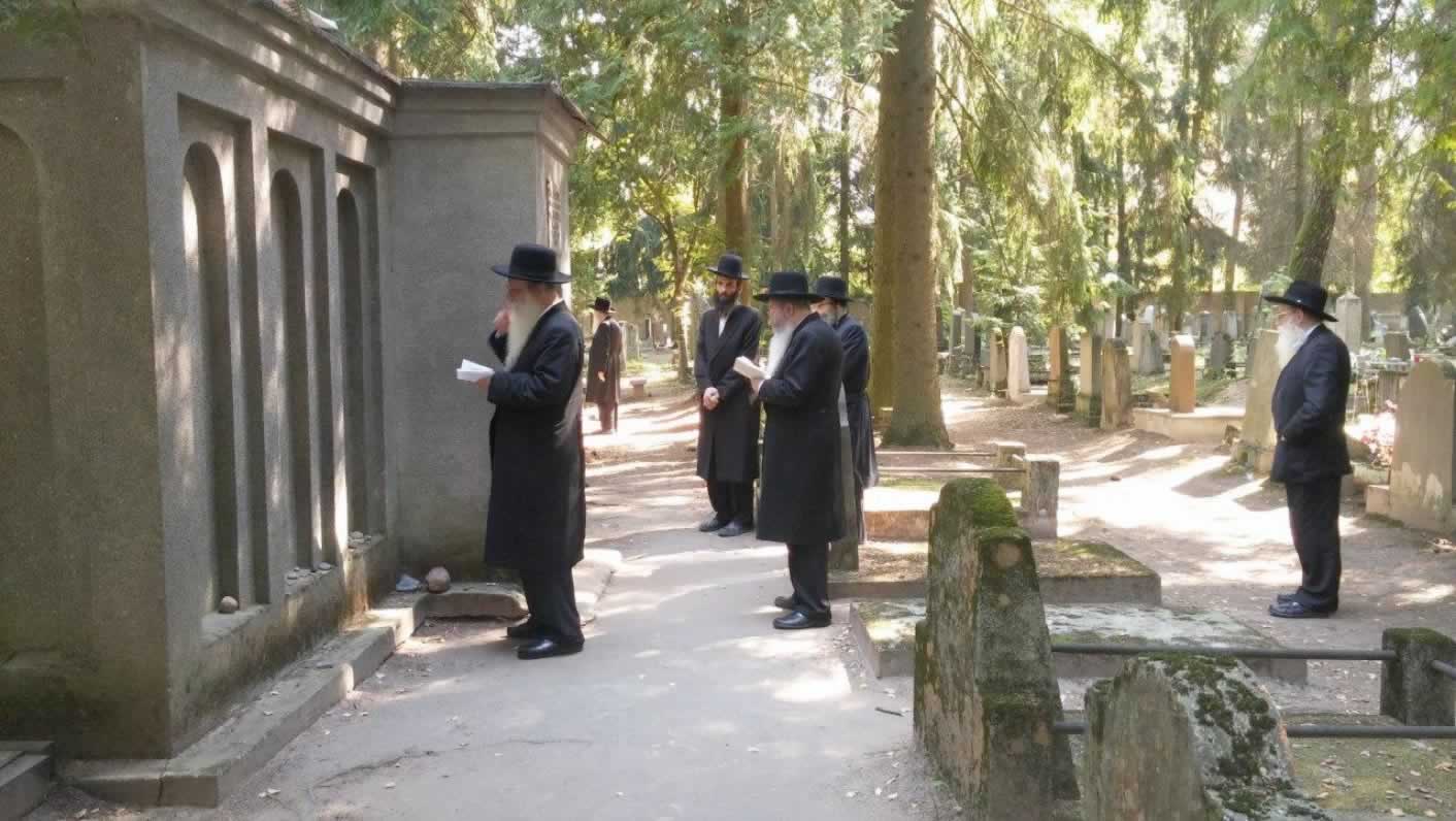 In Vilnius, Lithuana urging the protection and preservation of the historic Vilnius Jewish cemetery